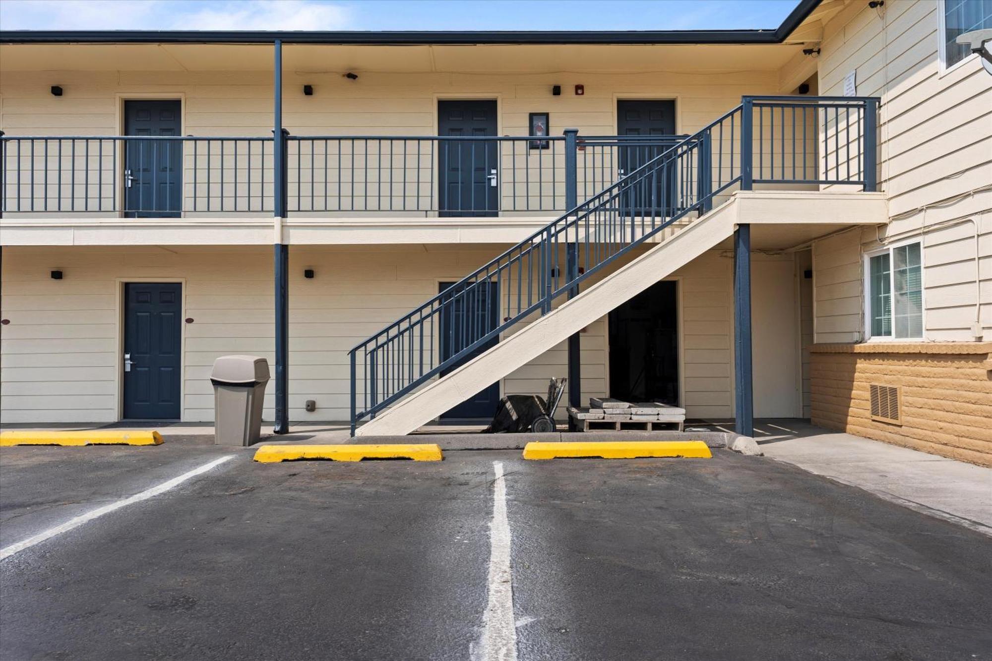 Quincy Inn And Suites Exterior foto