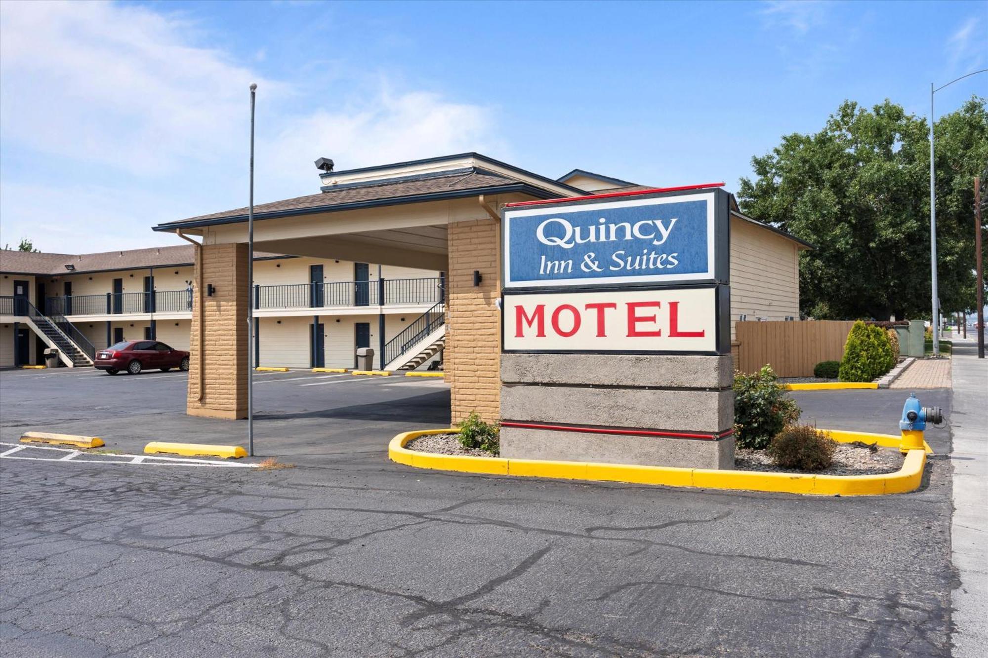 Quincy Inn And Suites Exterior foto